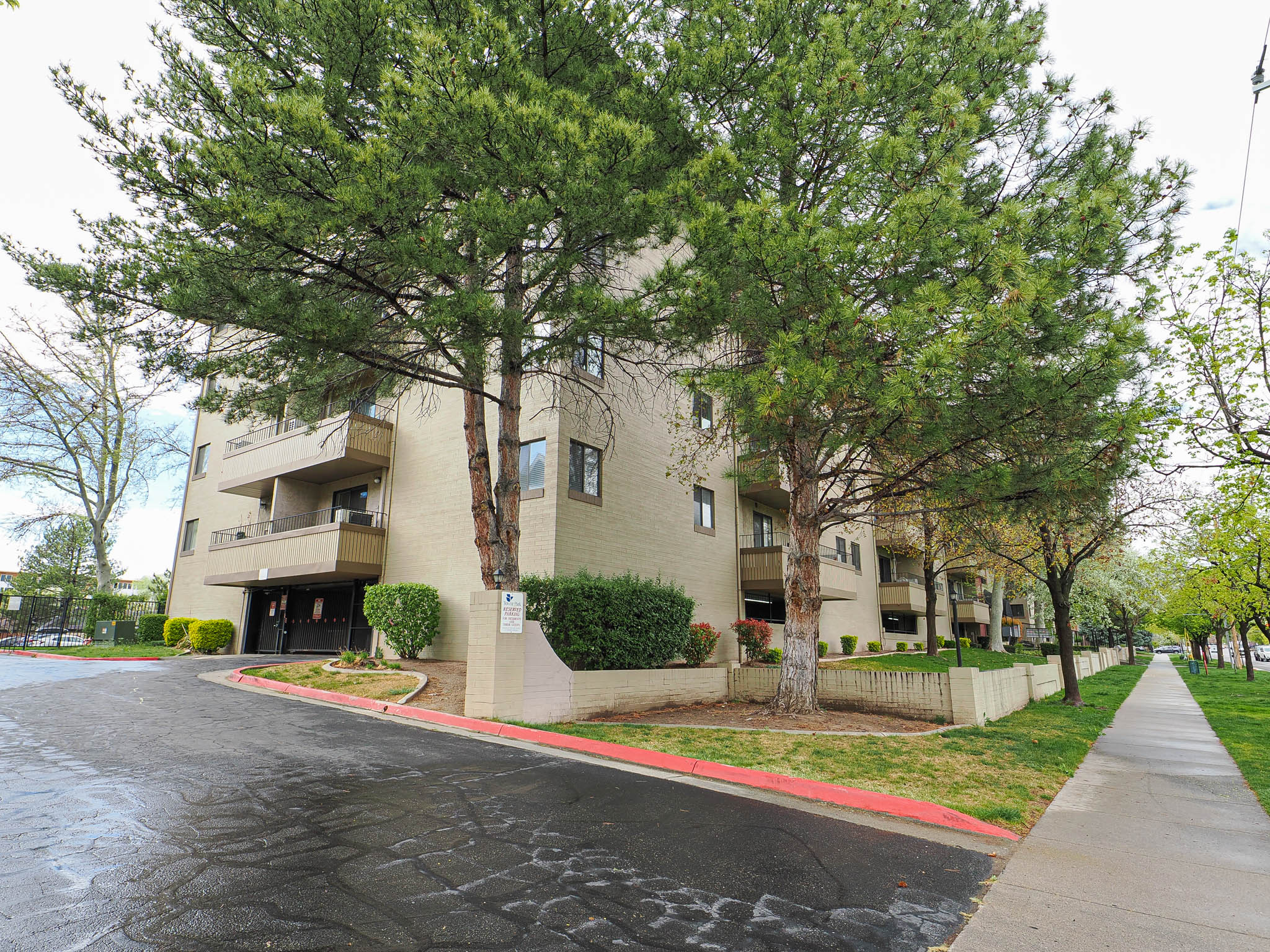 View of apartment building / complex