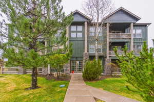 View of apartment building / complex