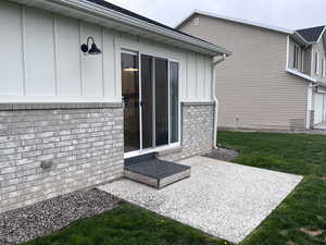 Slider door to back patiof