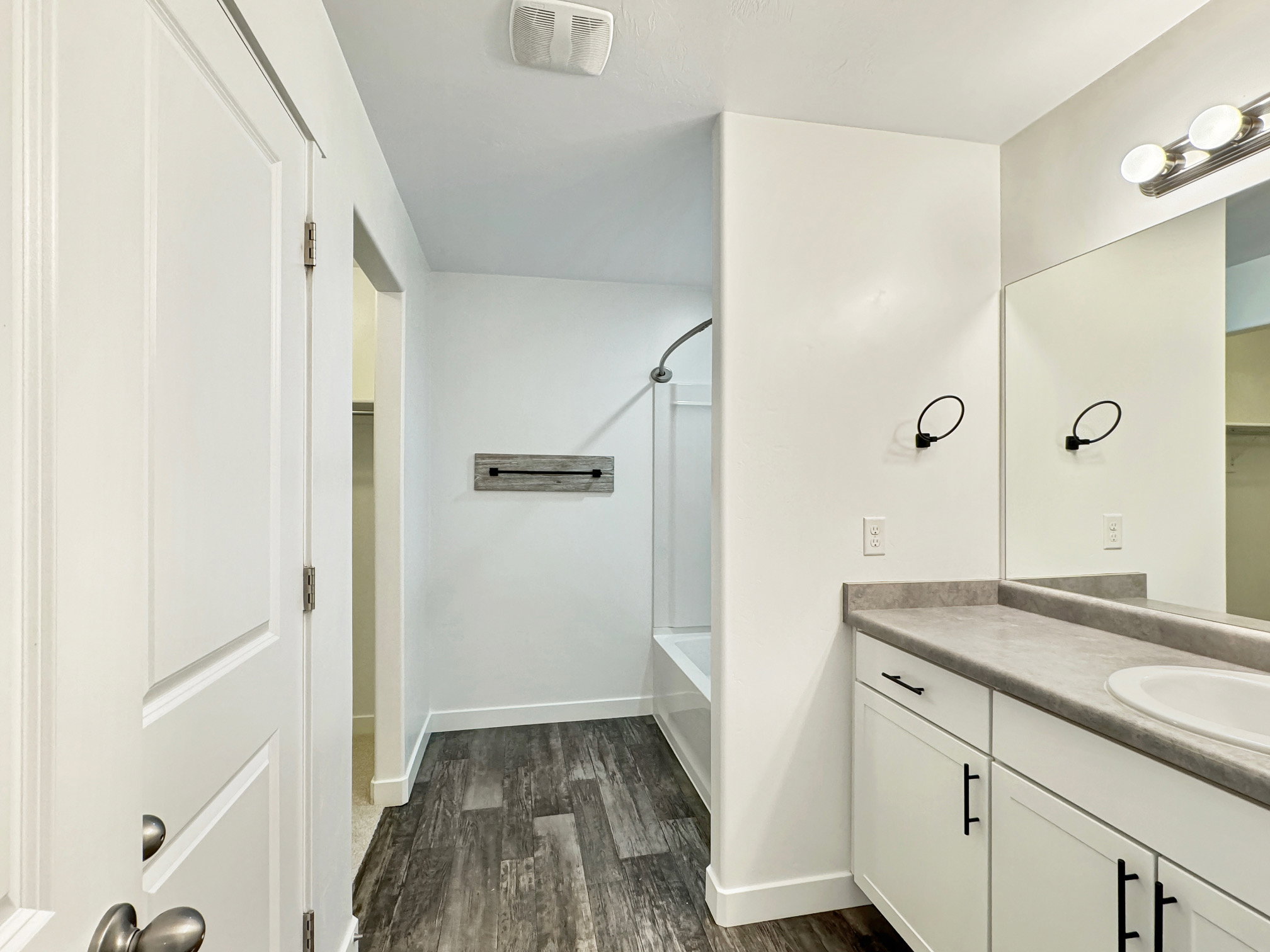Master Bath with Tub/Shower and Walk-In Closet
