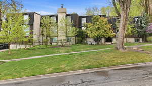 View of home's community