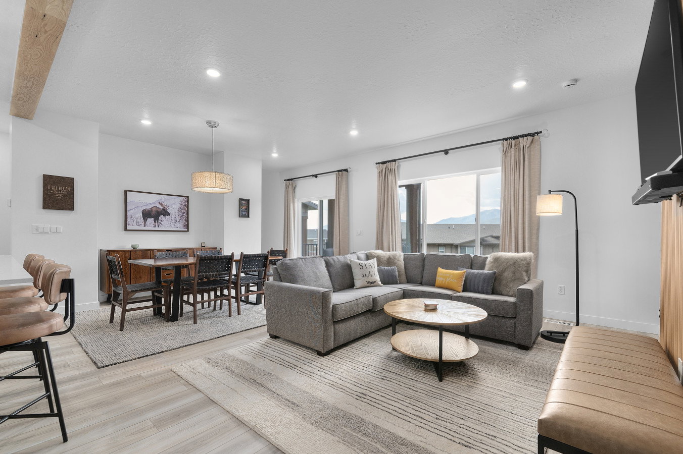 Great space offering comfortable mountain living and amazing views.