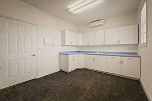 Laundry/Office/ Craft room