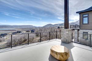 Balcony featuring a mountain view