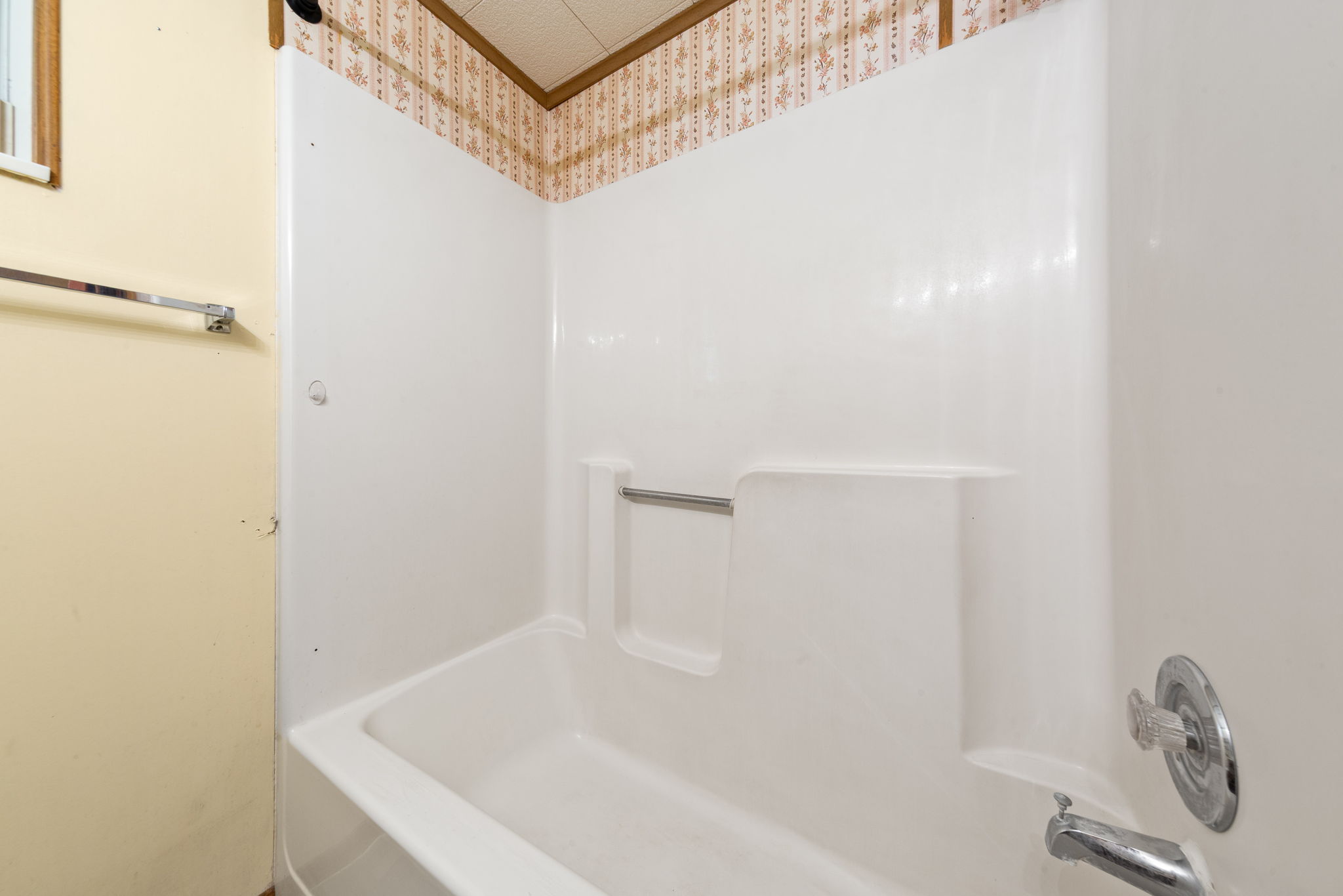View of full bathroom