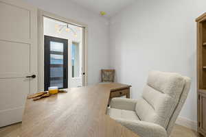 Sitting room with parquet floors