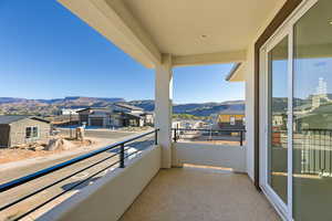 Balcony featuring a mountain view