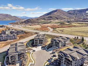 Bird's eye view of a water and mountain view
