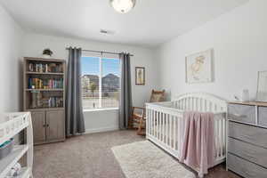 Beautiful large windows bring in plenty of sunlight!