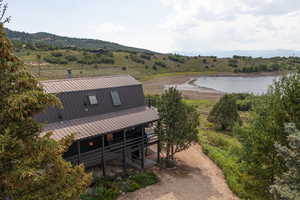 Bird's eye view of a water and mountain view