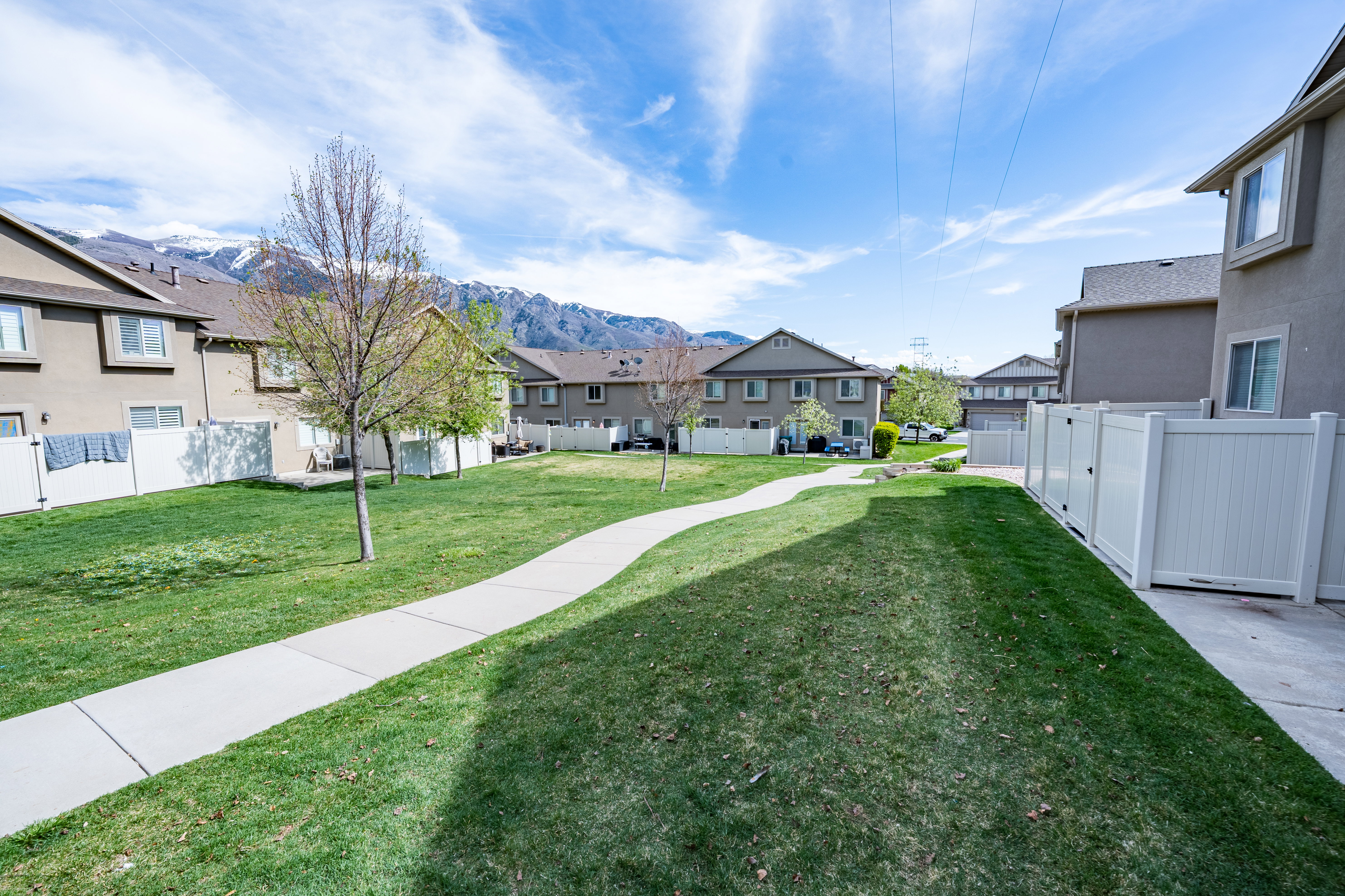 View of home's community featuring a mountain view and a residential view