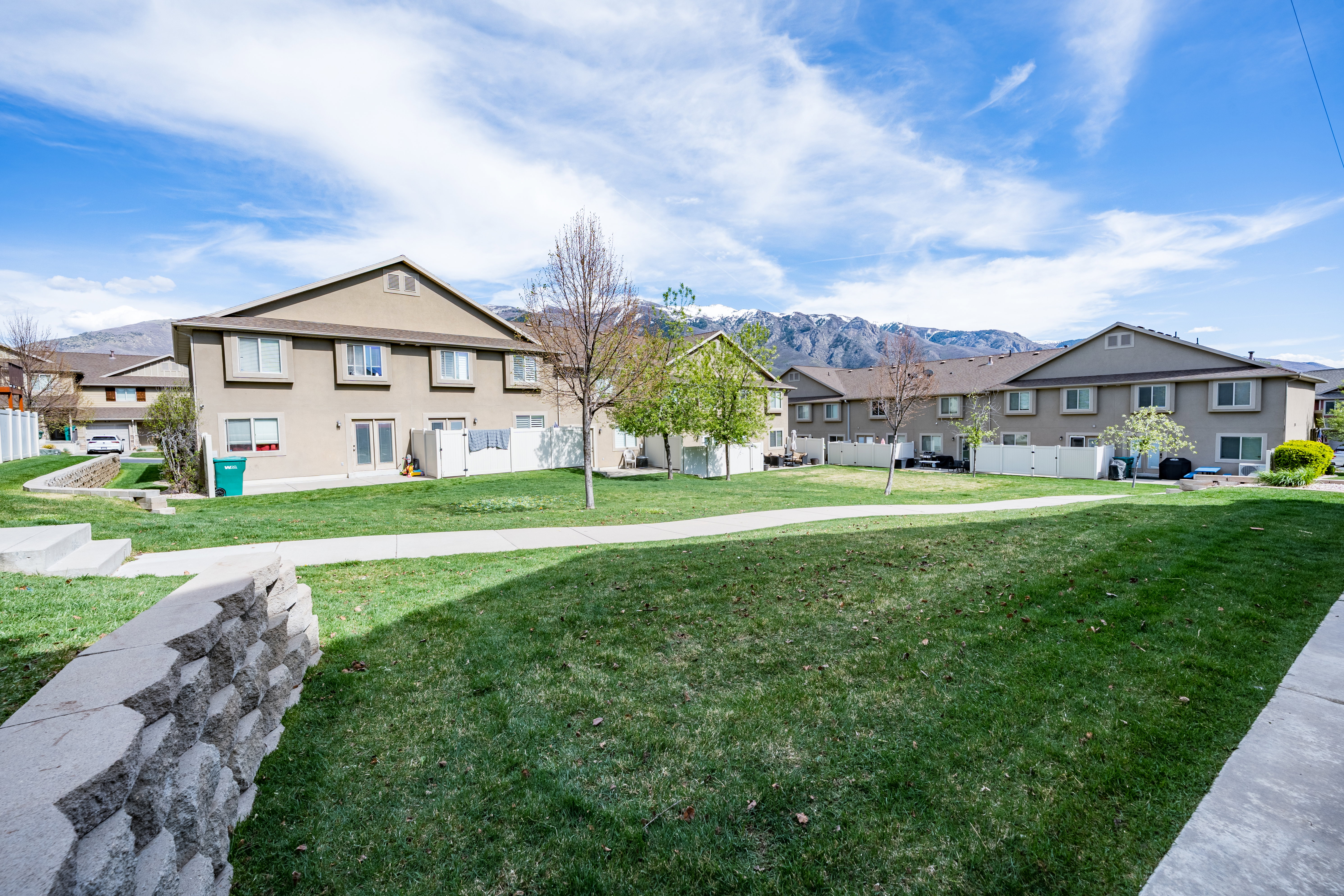 View of home's community with a mountain view and a residential view