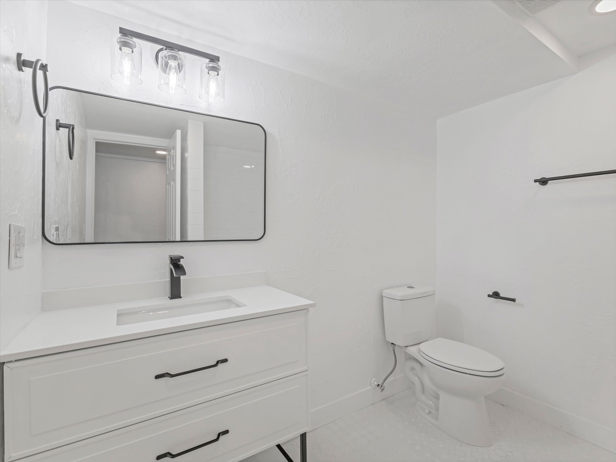 2nd Bathroom in Basement with tub/shower