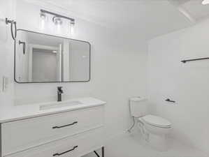 2nd Bathroom in Basement with tub/shower