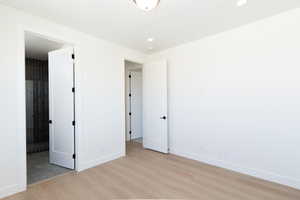 *Photo of a similar unit