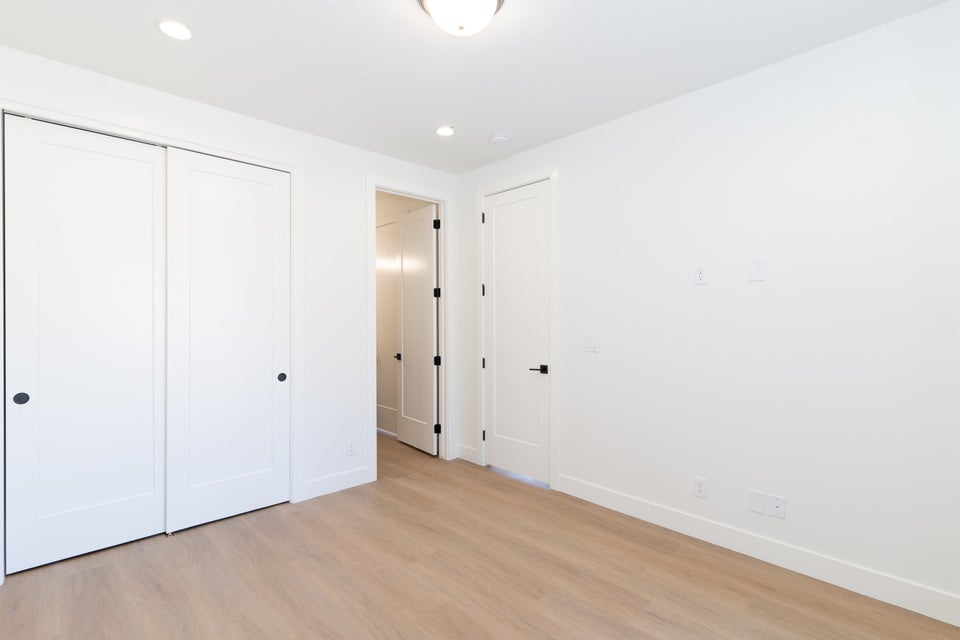*Photo of a similar unit