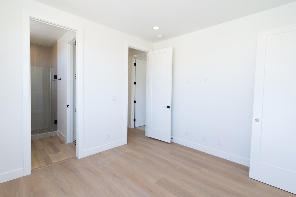 *Photo of a similar unit