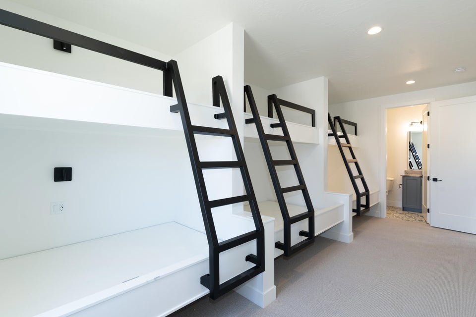 *Photo of a similar unit