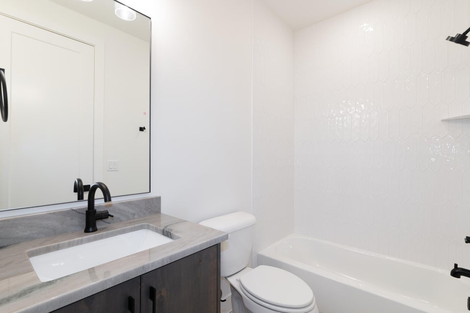 *Photo of a similar unit