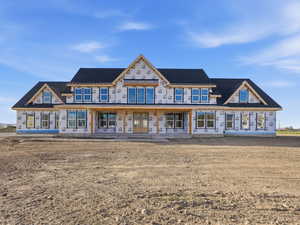 Front of house featuring a porch