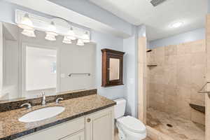 Primary En-suite Bathroom