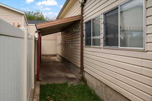 View of home's exterior