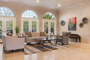Common area featuring a textured wall