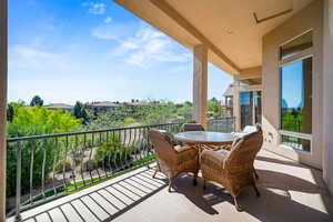 Balcony featuring outdoor dining space
