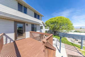 West facing means gorgeous mountain views and shaded evening backyard! Perfect for enjoying the space year round!