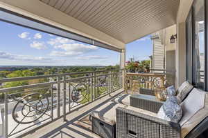 Balcony featuring an outdoor hangout area