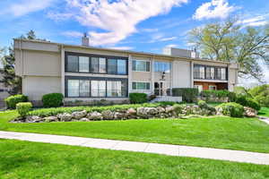 View of 2554 Forest Glen building