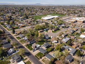 View of property location featuring nearby suburban area and schools