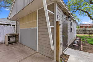 View of home's exterior