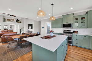 Large open view great for entertaining