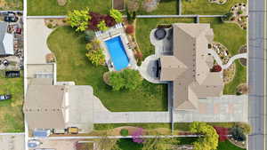 Bird's eye view of a pool area