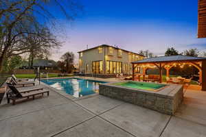 Pool, hot tub, gazebo, pool basketball and volleyball