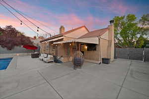 This is the dream—perfectly designed for effortless outdoor entertaining. A space you won’t want to miss.