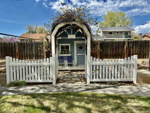 Darling Playhouse w/Trellis and White picket fence