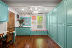 Mudroom with ceiling fan, dark wood-style floors, and recessed lighting