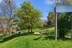 Park across the street from Incline Terrace