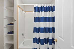 2nd level full bath.