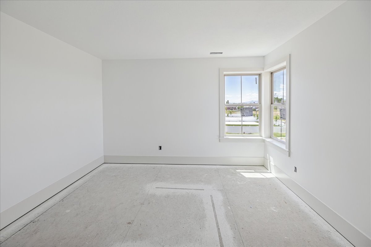 Upper Floor Guest Bed 1