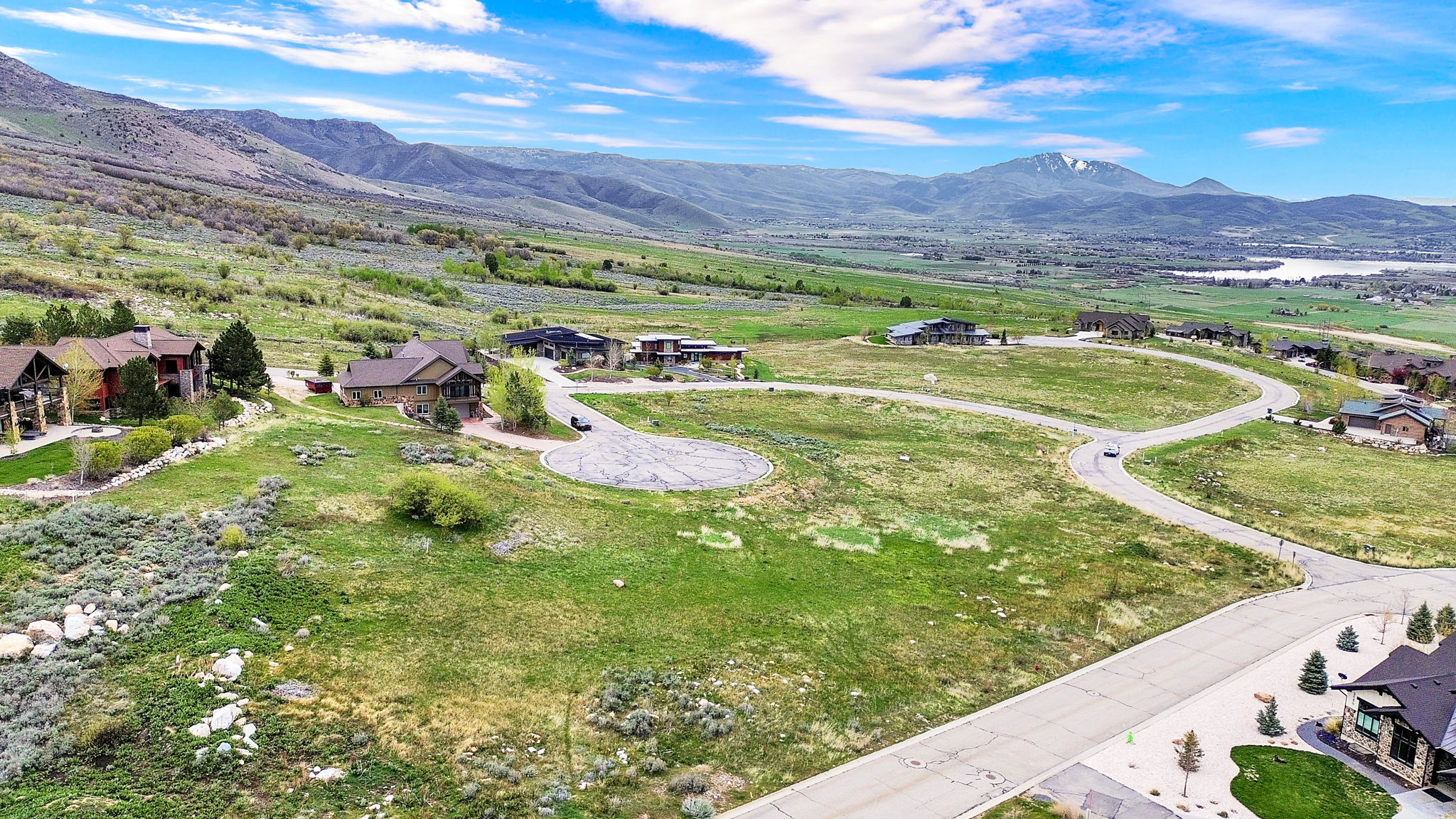 Bird's eye view of a mountainous background