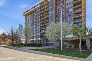 View of apartment building / complex