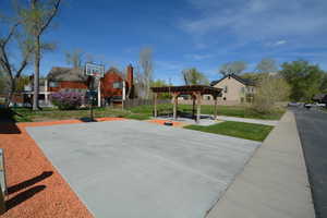 Common picnic area right next to the lot.