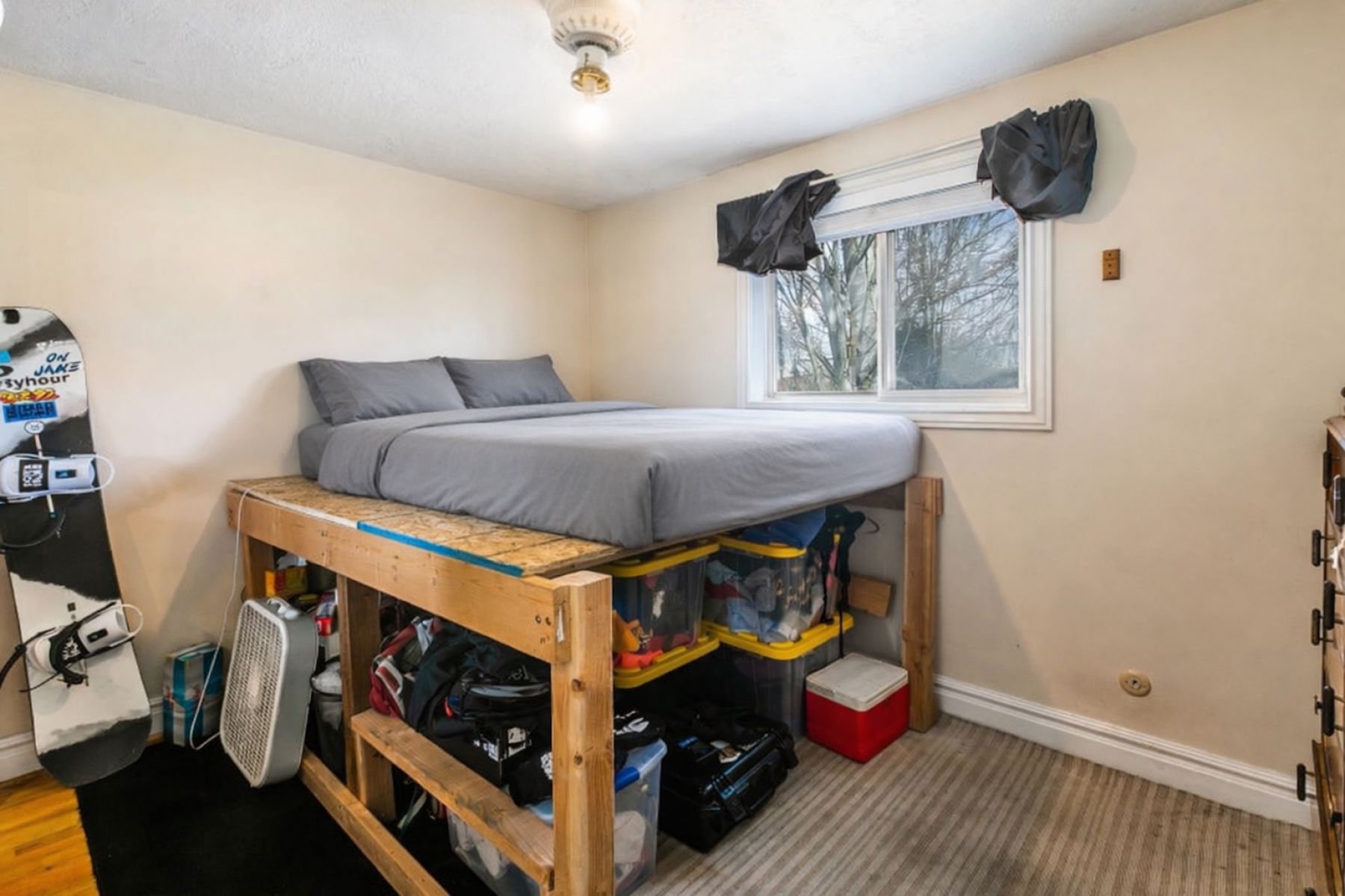 Bedroom featuring baseboards