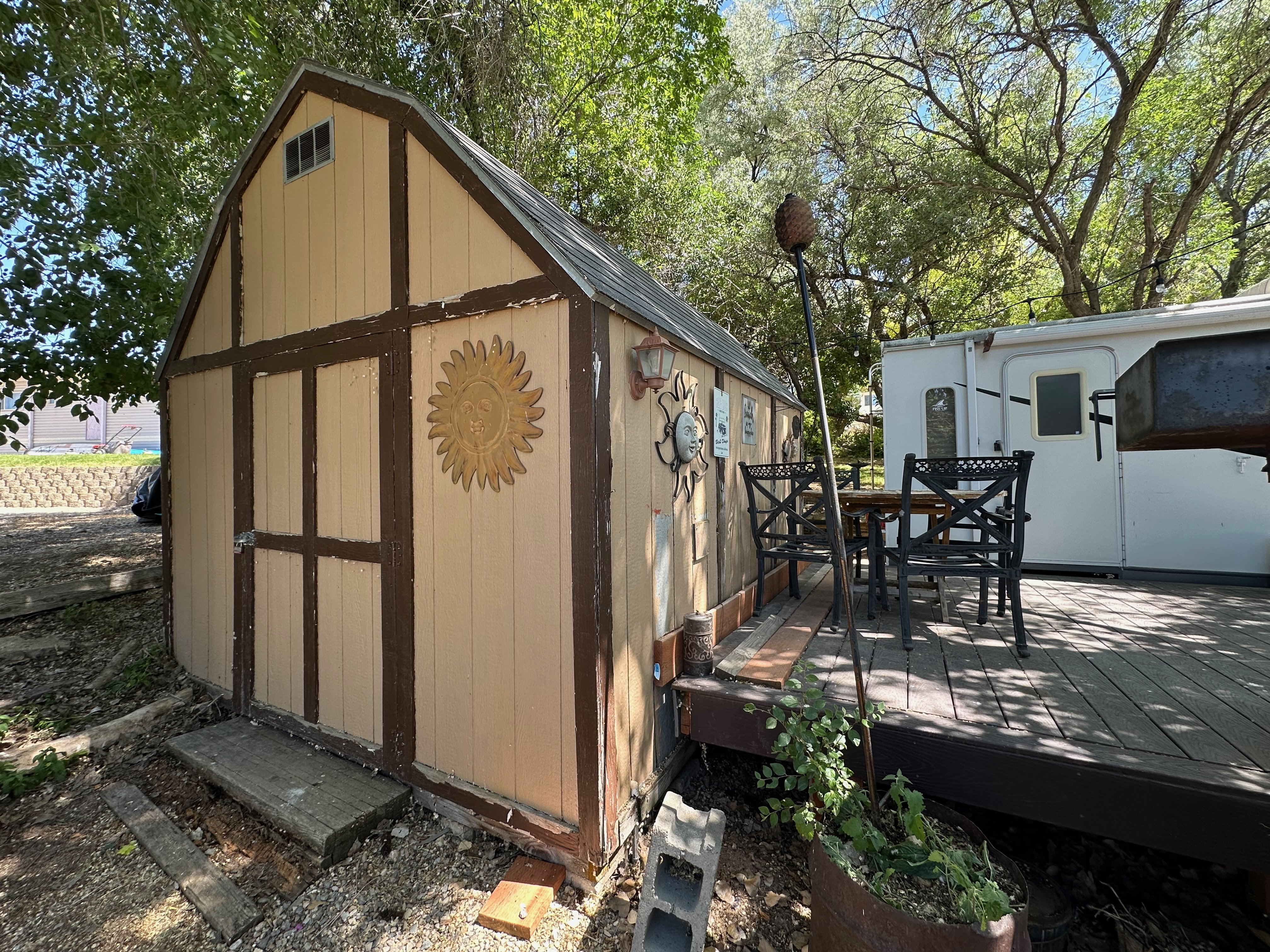 Outdoor structure