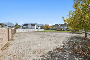 View of yard featuring a mountain view