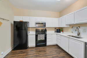 Bright kitchen with lots of storage