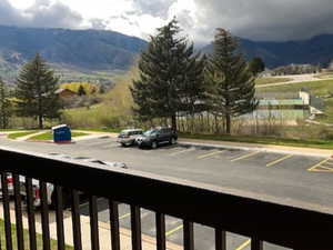 Balcony featuring a mountain view